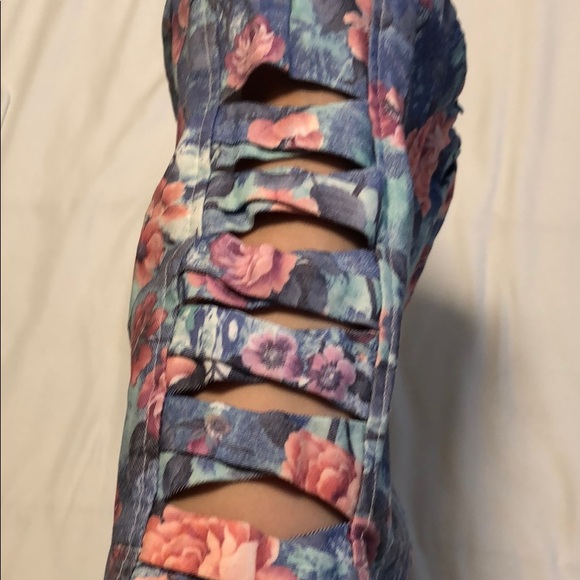 Floral tight skirt - Picture 4 of 4